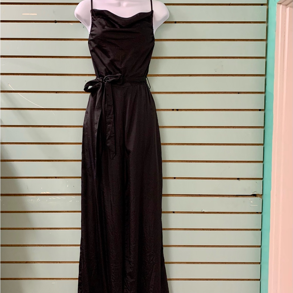 Nwt Entro Stylish Black Jumper/Romper With Adjustable Straps.